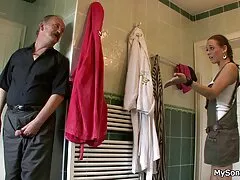 يلهون على افلام سكسي اجنبي وعربي البحيرة