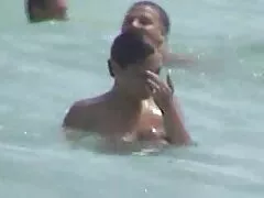 خلع فتاة داكنة البشرة افلم سكسي اجنبي